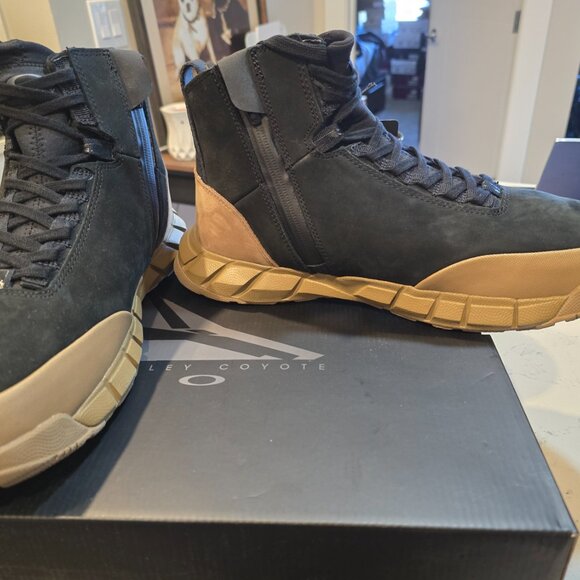 MENS OAKLEY COYOTE MID ZIP BOOT Black / Tan FOF100348-9RE Men's Size 13 NEW - Picture 3 of 13